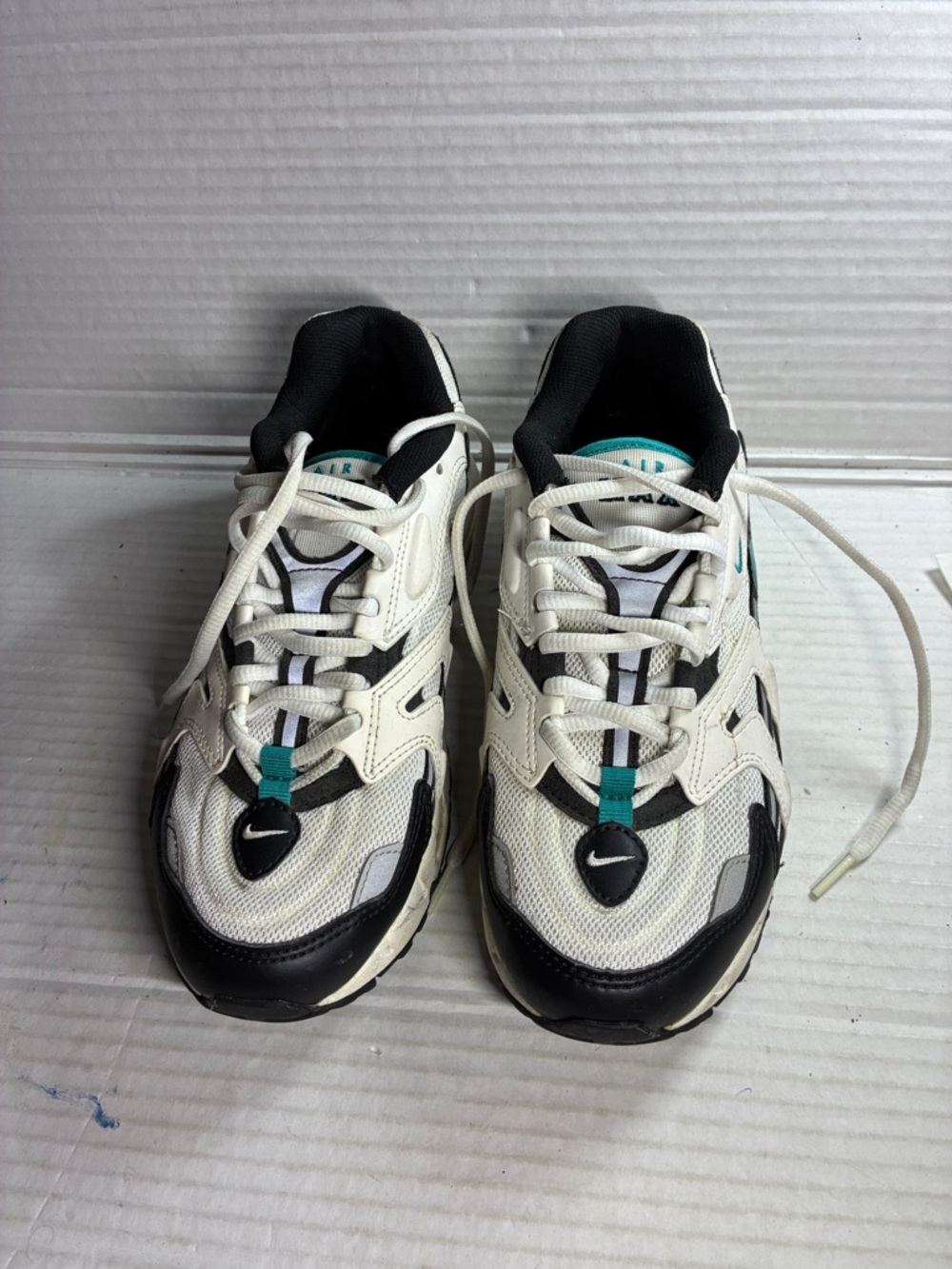 Nike White Black Teal Athletic Sneakers USED SKU CZ1921-101